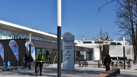 Hallen- und Freibad fresch Freising